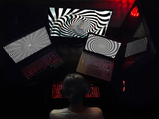 Dijital İzlerimiz: 2025 Veri Gizliliği Rehberi